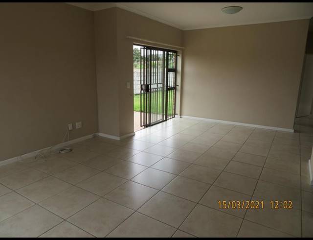 2 BEDROOM TOWNHOUSE FOR SALE IN HUNTERS CREEK